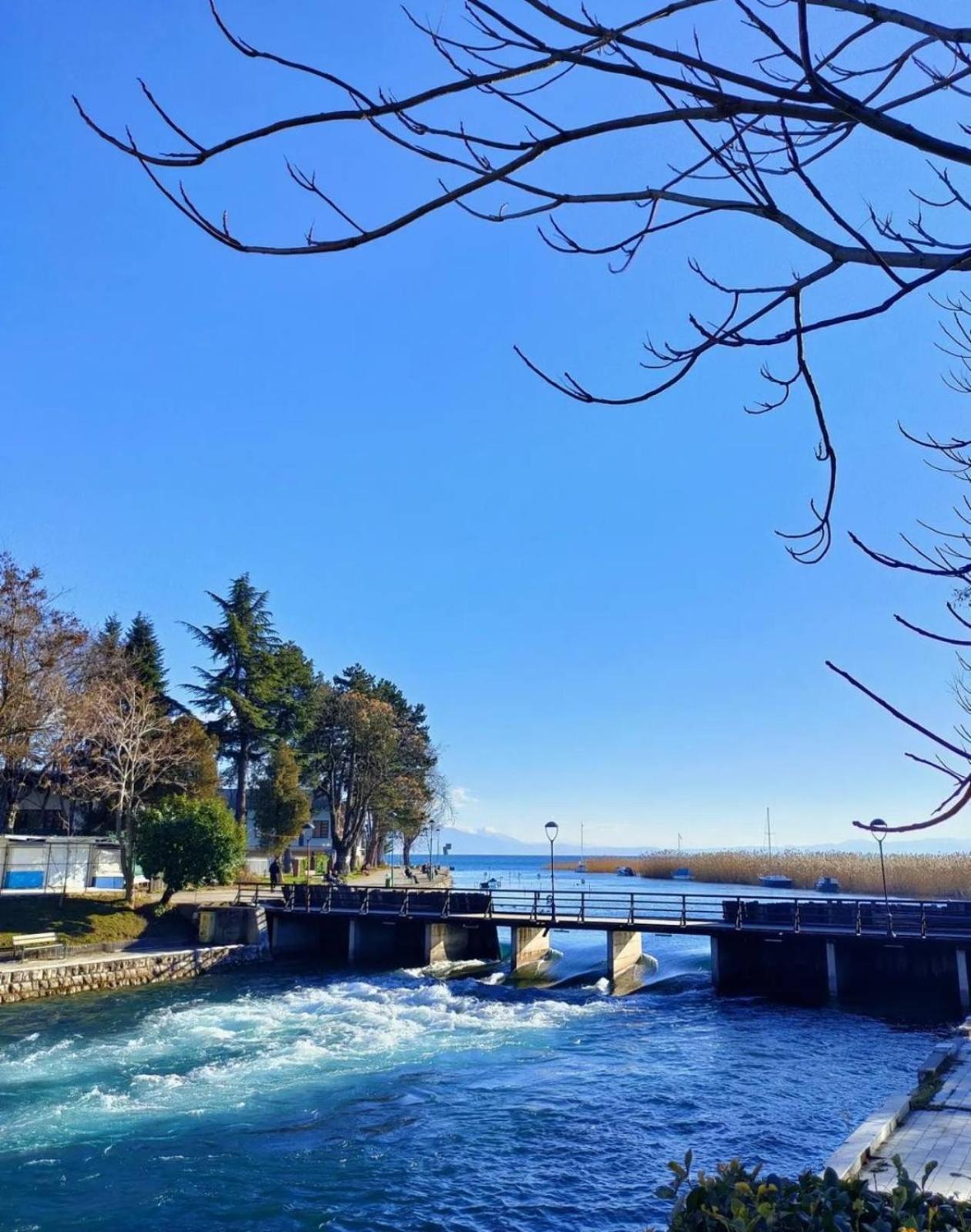 Vila Bolonja Hotel Struga Buitenkant foto